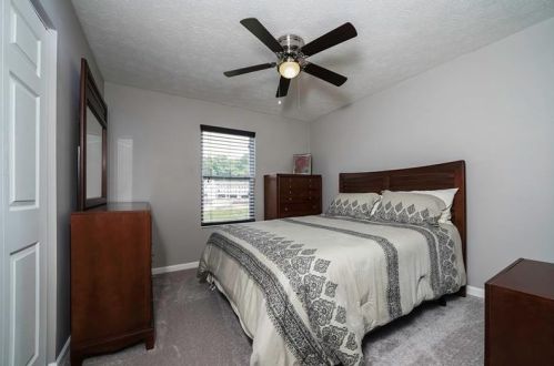 1509 Canterbury Dr, Imperial PA  15126-9186 exterior