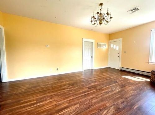 9 Cecile St, Lincoln RI  02865-3249 exterior