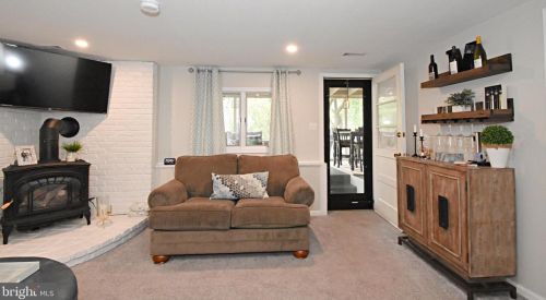 17 Glenview Dr, Riverton NJ  08077-2135 exterior