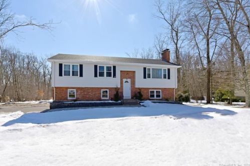 70 Colchester Ave, East Hampton, CT 06424-1627