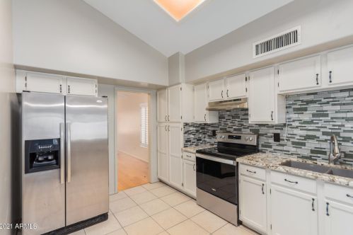 3933 Saguaro Park Ln, Glendale, AZ 85310-3259