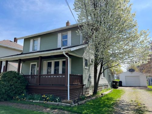 420 Rainey Ave, Grove City, PA 16127-2312
