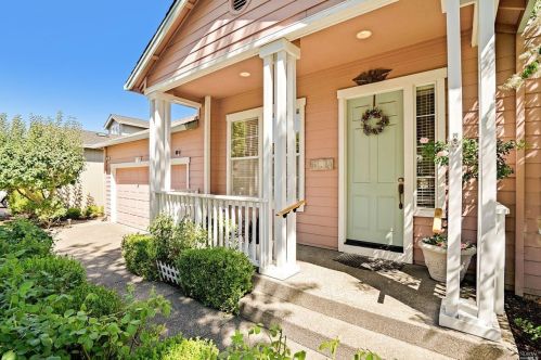 5504 Rainbow Cir, Santa Rosa, CA 95409-4376