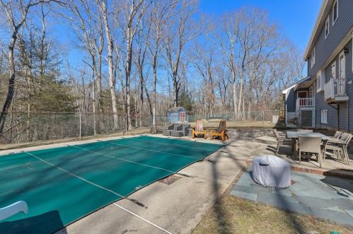 27 Sheffield Rd, Boxford MA  01921-1905 exterior