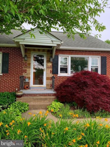 463 School Ln, Harleysville PA  19438-1714 exterior