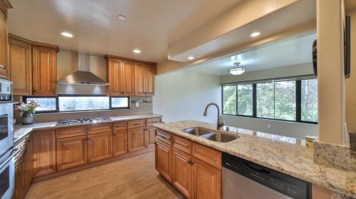2556 Navarra Dr, Carlsbad, CA 92009-7059