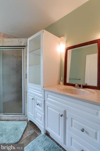 194 Jonathan Way, Red Lion PA  17356-9044 exterior