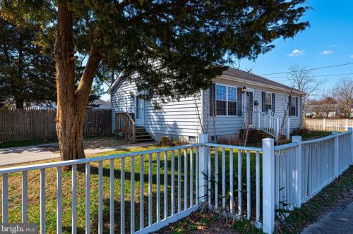 402 6th St, Laurel DE  19956-1363 exterior