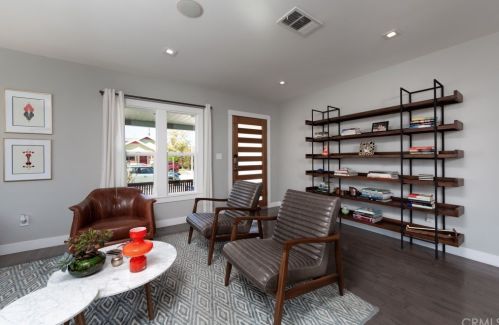 324 Grand Ave, Long Beach CA  90814-2738 exterior