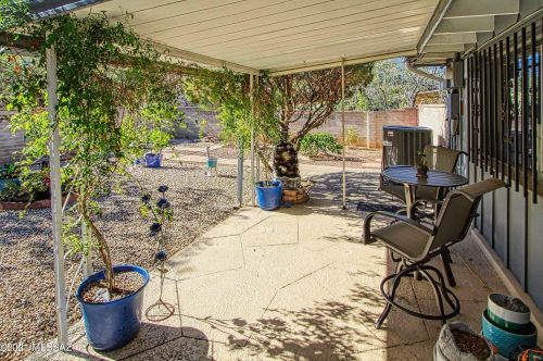 2261 Rainbow Vis Dr, Tucson AZ 85712-2914 exterior