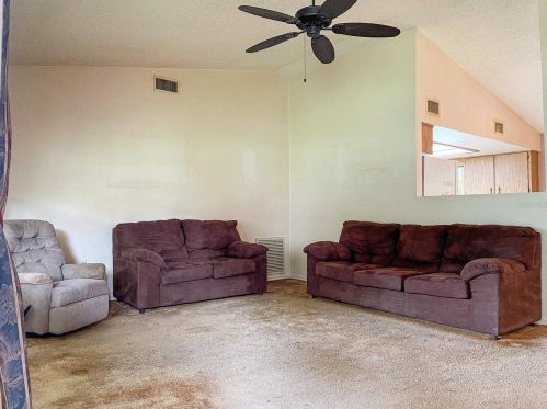 1329 Cr 436, Lake Panasoffkee FL  33538-5128 exterior