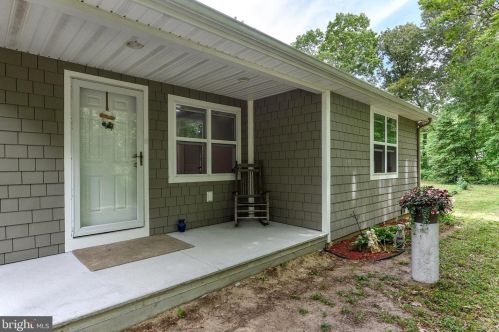 8718 Jacks Ln, Slaughter Beach, DE 19963-3561