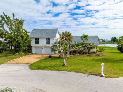 9126 Mockingbird Dr, Sanibel, FL 33957-3611