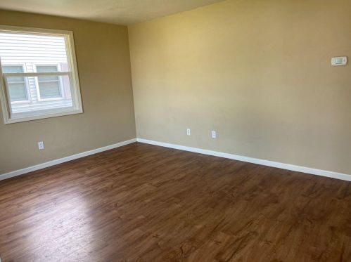 967 Denis Pl, Green Bay, WI 54303-1729