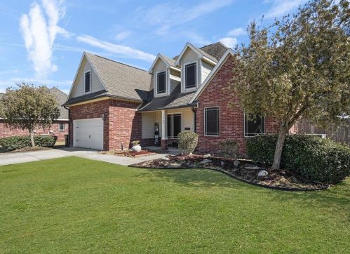 11706 Diamond Ct, Mont Belvieu, TX 77535