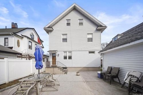 318 Summit Ave, Mount Vernon NY  10552-3004 exterior