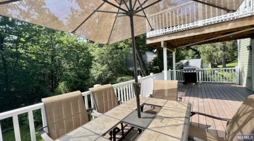 385 Stonetown Rd, Skyline Lakes NJ  07456-1308 exterior