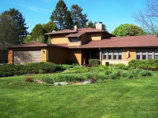 5103 Park Pl, Racine, WI 53402-2307