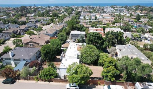 273 Hillcrest Dr, Encinitas CA 92024-1562 exterior