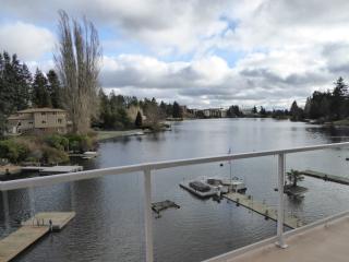 13610 Greenwood Ave, Seattle, WA 98133-7371