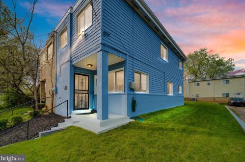 5354 Hayes St, Washington, DC 20019-7015