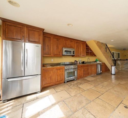 3555 Promontory St, San Diego CA 92109-6634 exterior