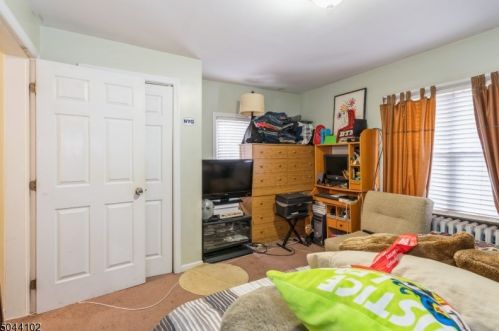 82 Montgomery St, Bloomfield NJ  07003-6064 exterior