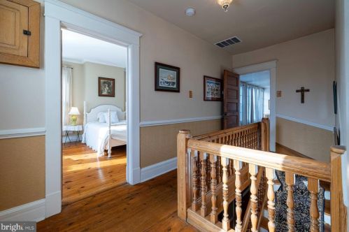 102 High St, Edinburg VA  22824-3084 exterior