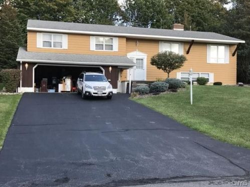 4855 Penny Ln, Manlius, NY 13104-9415