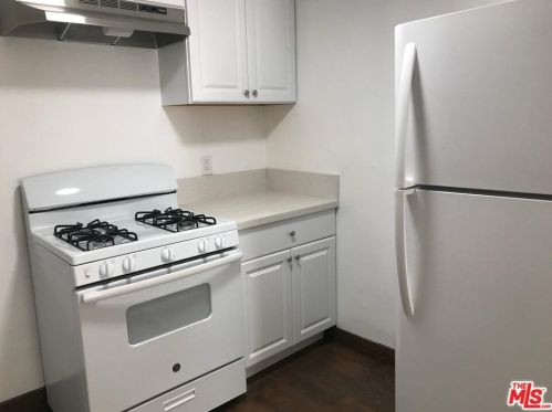 14902 Gilmore St, Van Nuys CA 91411-1423 exterior