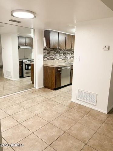 5936 48th Ave, Glendale, AZ 85301-6145
