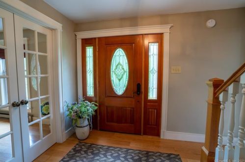19 Leavenworth Rd, Woodbury, CT 06798-1932