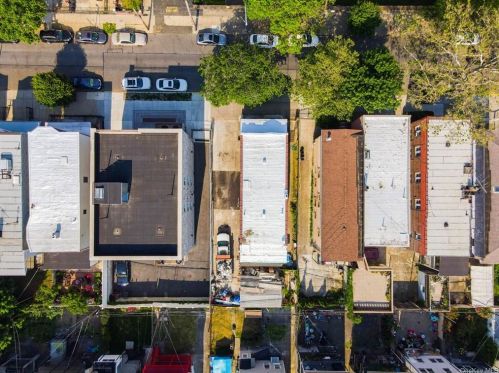 1847 Barnes Ave, Bronx NY  10462-3607 exterior