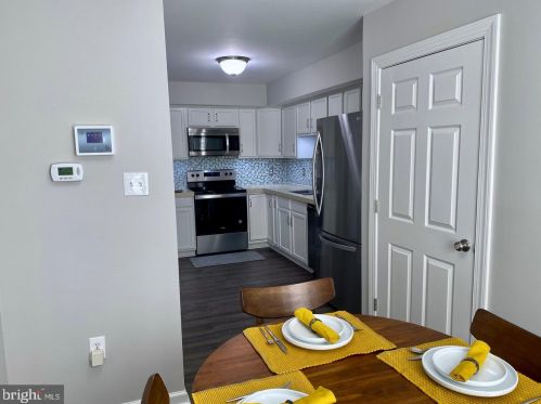 205 Middleton Pl, Norristown PA  19403-2831 exterior