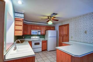 9725 56th Dr, Glendale, AZ 85302-3220
