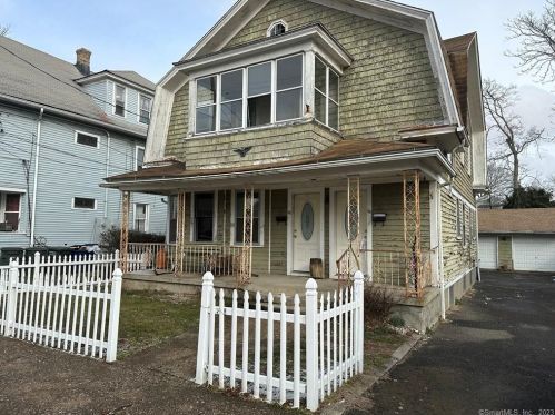 130 Horace St, Bridgeport, CT 06610-2021