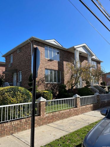 159-03 102nd St, Jamaica, NY 11414-1118