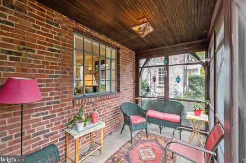 3274 Worthington St, Washington, DC 20015-2361