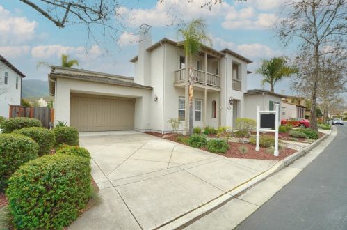 2431 Club Dr, Gilroy, CA 95020-3018