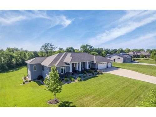 1354 Spring Ridge Ct, Swisher, IA 52338-9645