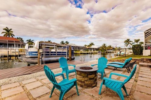 1090 Cara Ct, Marco Island FL  34145-4563 exterior