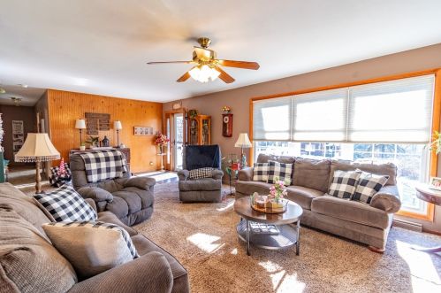 1746 Rose St, New Kensington PA  15068-3629 exterior