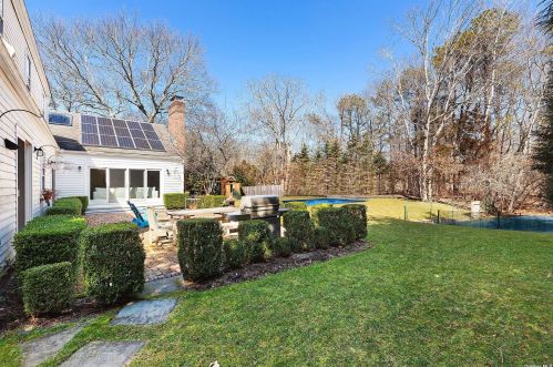 36 Squires Path, East Hampton, NY 11937-2525