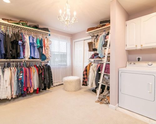 121 Stethem Dr, South Setauket NY  11720-4083 exterior