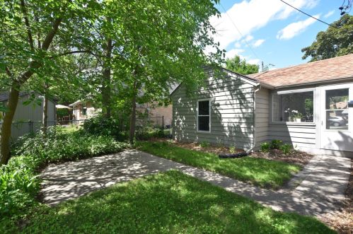 2205 Marne Ave, Milwaukee WI  53209-4328 exterior