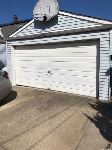 475 5th Ave, Cedarhurst, NY 11516-1538