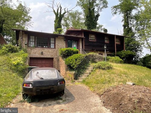 1701 Highwood Pl, Washington, DC 20020-2350