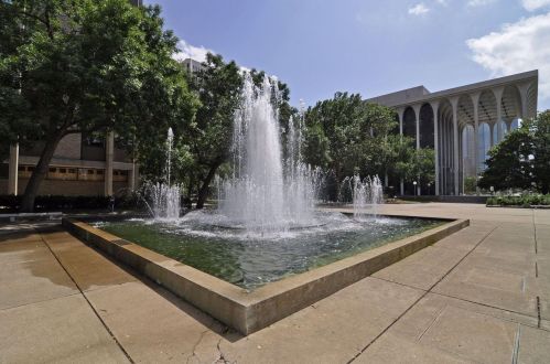 19 1st St, Minneapolis MN  55401-1839 exterior