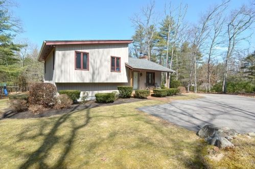 55 Acorn Rd, Wrentham, MA 02093-1716