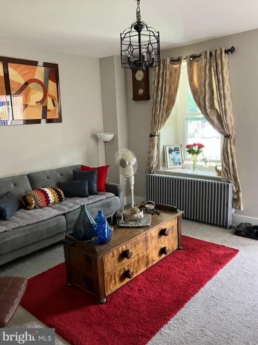 742 Main St, Norristown PA  19401-4102 exterior